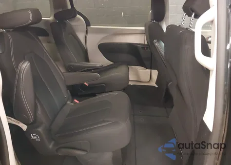 2024 Chrysler Voyager Lx z USA, uszkodzony, nr VIN 2C4RC1CG8RR163186